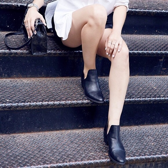 Steve Madden Shoes - Steve Madden Austin Black Leather Ankle Booties